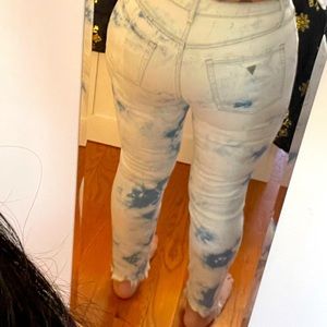 Guess jeans.